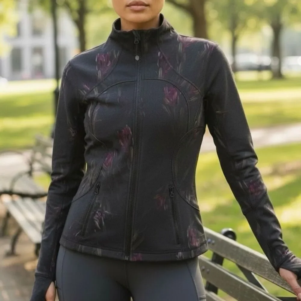 Lululemon Forme Define Jacket in Midnight Iris Multiple Floral Size S